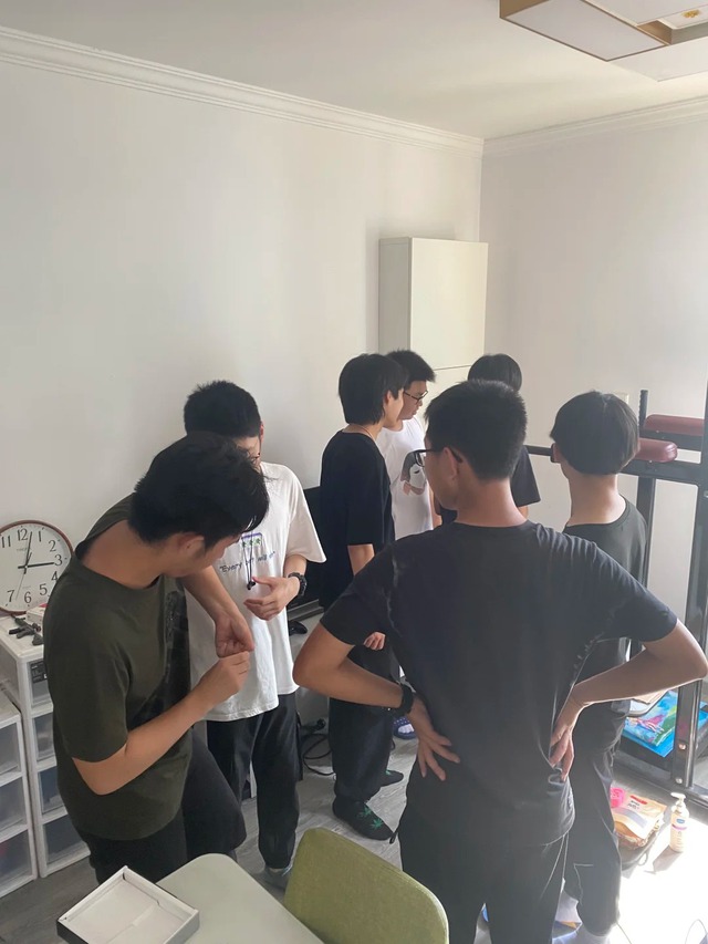 Cảnh tượng trong một căn nhà khiến netizen phải thốt lên: May mắn cỡ nào mới có người mẹ như thế này!- Ảnh 1.