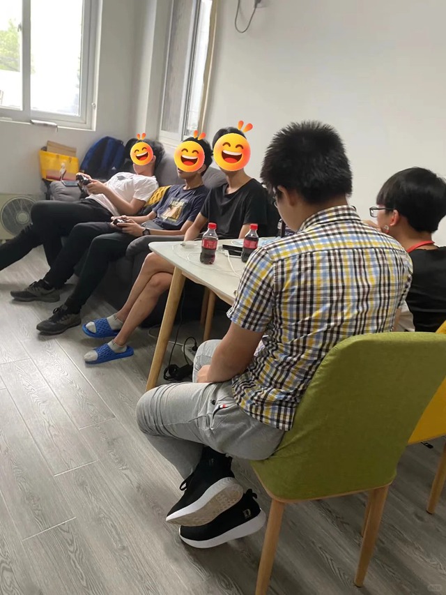 Cảnh tượng trong một căn nhà khiến netizen phải thốt lên: May mắn cỡ nào mới có người mẹ như thế này!- Ảnh 2.