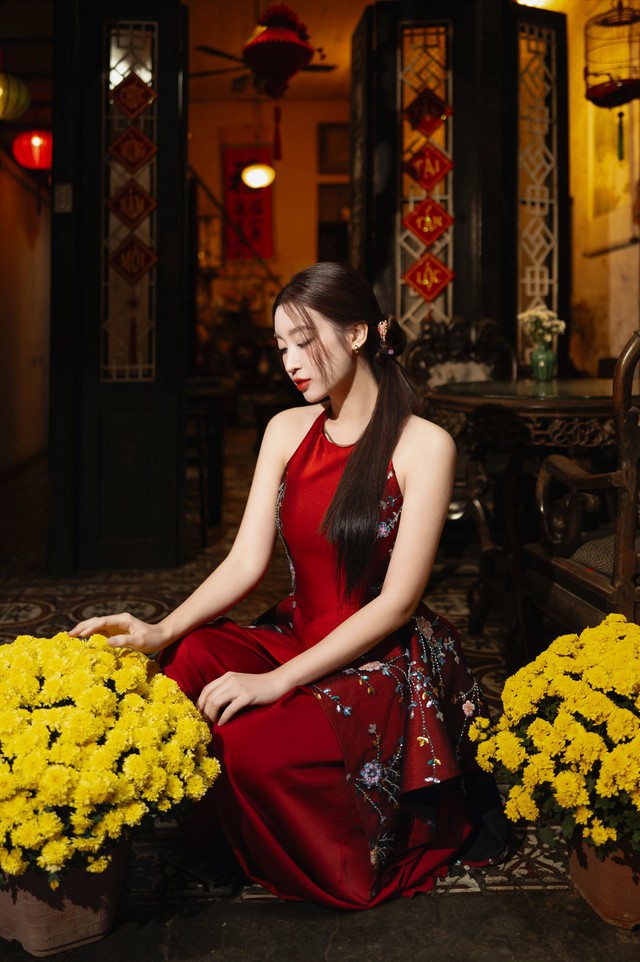 Đỗ Mỹ Linh khoe bộ ảnh Tết đẹp không lối thoát nhưng chồng chủ tịch CLB Hà Nội vội nhắc một điều  - Ảnh 3.