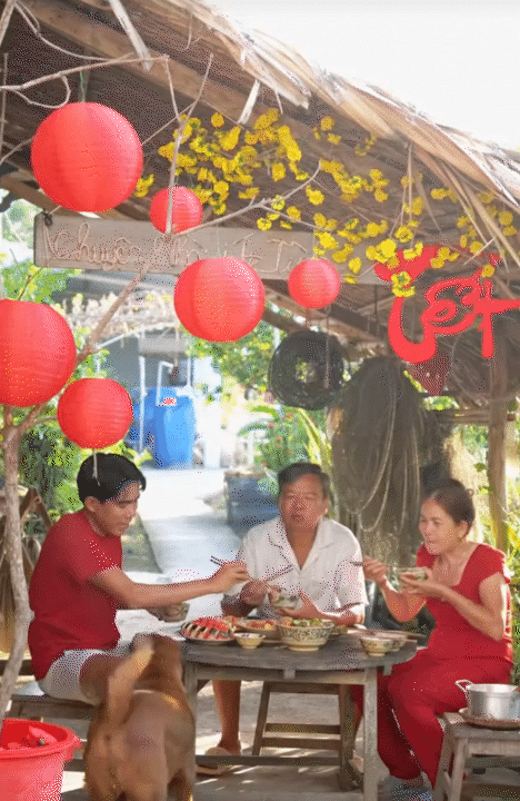 Mùng 1 Tết, ghé thăm căn nhà miền Tây với không khí đầu năm ngập sắc xuân: Hoa nở kín hiên, trái trĩu cành- Ảnh 15.