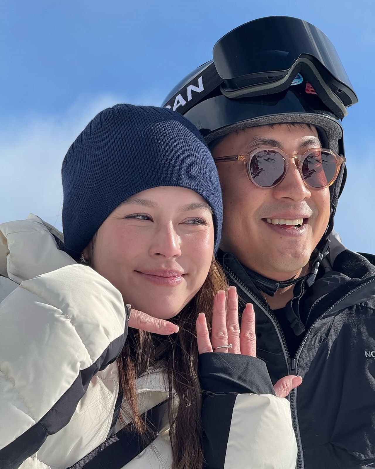 Cặp diễn viên đình đám kết hôn sau 10 năm yêu, khoảnh khắc cô dâu chú rể gây xôn xao- Ảnh 13.