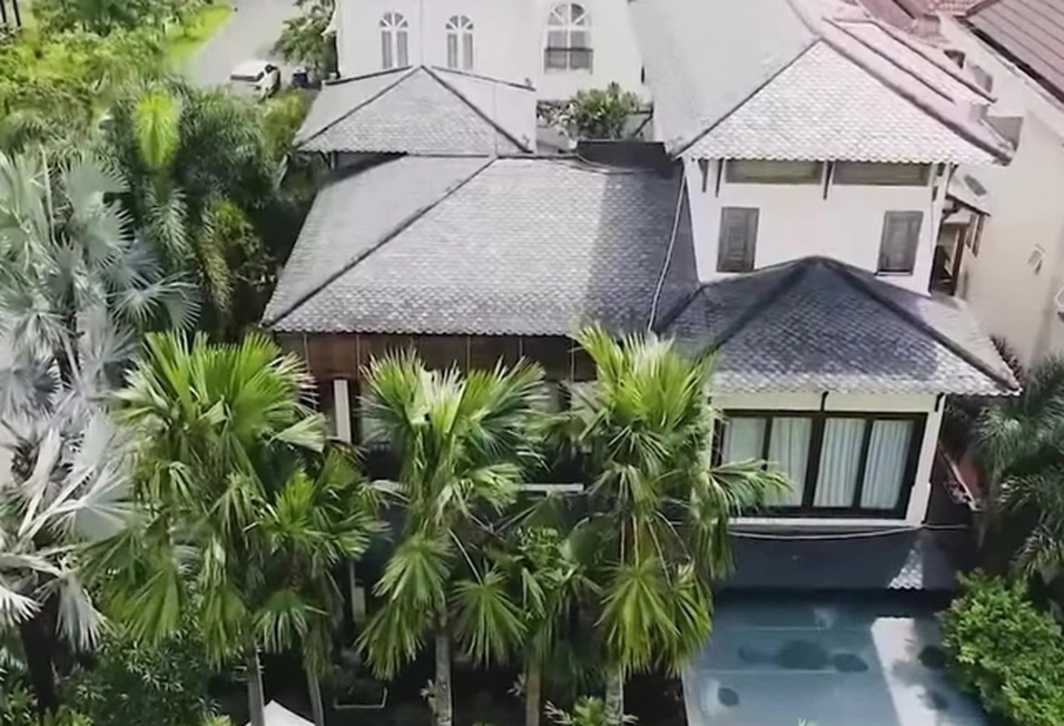 Hoa hậu Việt từng lãi 900 cây vàng, giờ sống trong biệt thự 400 tỷ Quận 2, sở hữu penthouse dát vàng: Có con gái út xinh như thiên thần - Ảnh 2.