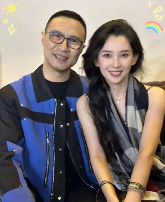 Sao Cbiz "nhuộm đỏ" mùng 1: Mẹ con Angelababy nghi ăn Tết với Huỳnh Hiểu Minh, 1 mỹ nam chi 980 triệu lì xì fan- Ảnh 11.