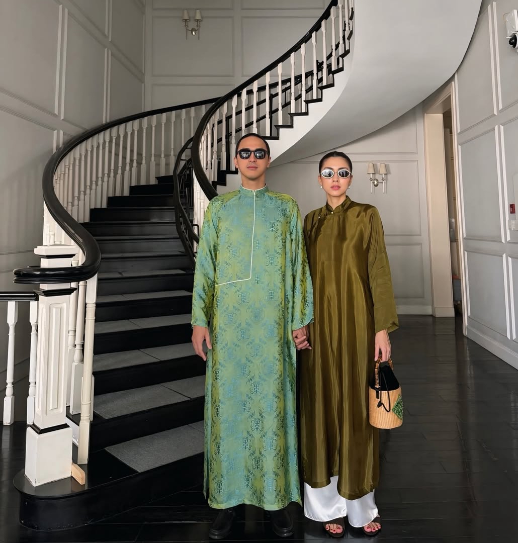 Đến hẹn lại lên: Tăng Thanh Hà và chồng doanh nhân diện áo dài, nắm chặt tay ngày mùng 1 Tết! - Ảnh 1.