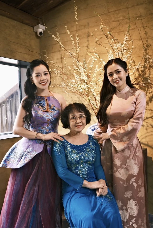 Ở Việt Nam có một gia tộc của “đệ nhất mỹ nhân”: Năm nào cũng xúng xính lên đồ, sắc vóc đỉnh của đỉnh - Ảnh 4.