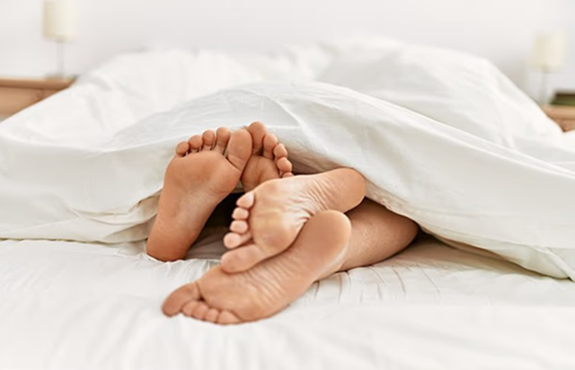 Làm "chuyện ấy" trước khi đi ngủ có giúp ngủ ngon hơn? Chuyên gia giấc ngủ lý giải 19 Làm