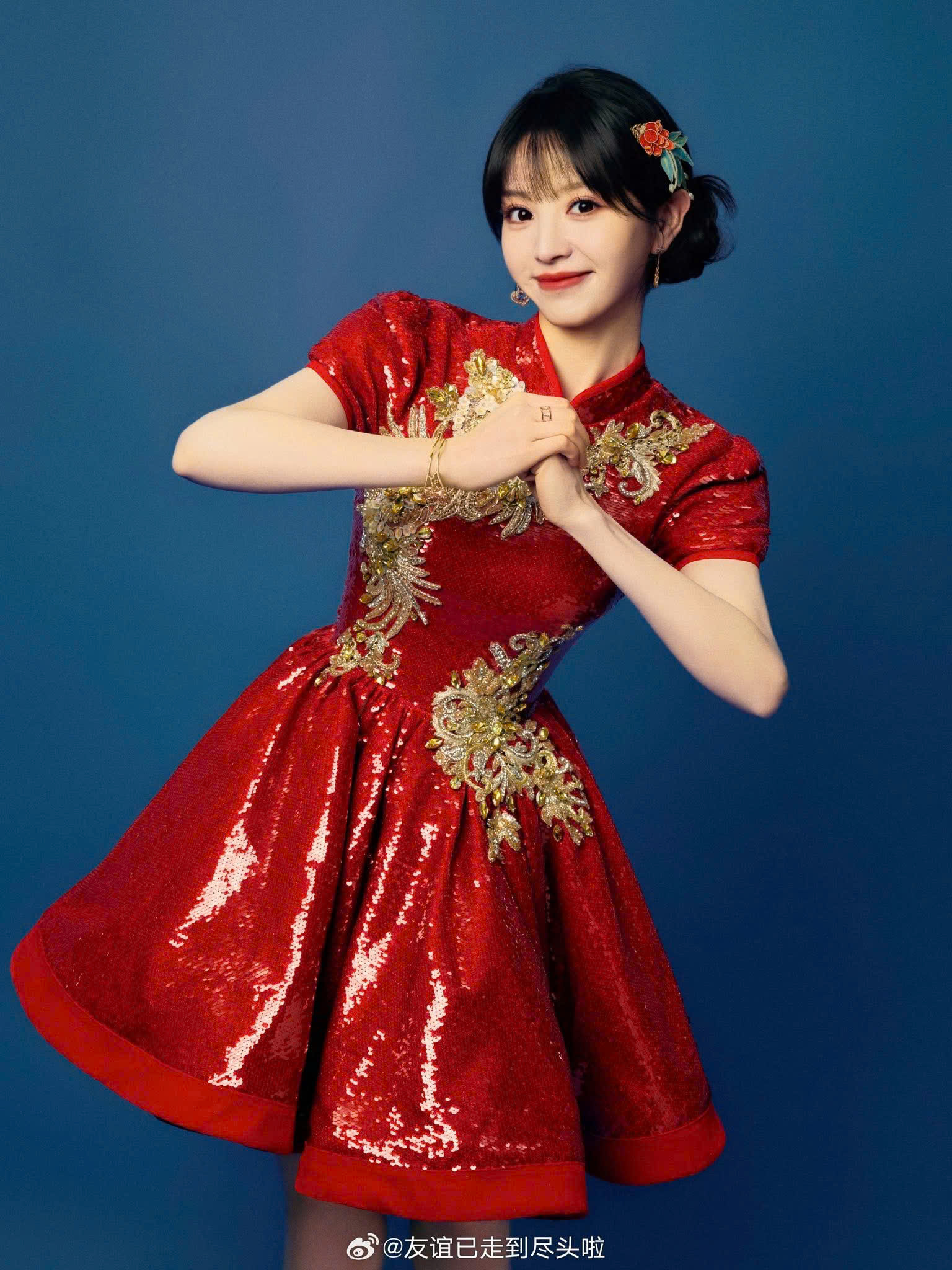 Sao Cbiz "nhuộm đỏ" mùng 1: Mẹ con Angelababy nghi ăn Tết với Huỳnh Hiểu Minh, 1 mỹ nam chi 980 triệu lì xì fan- Ảnh 17.