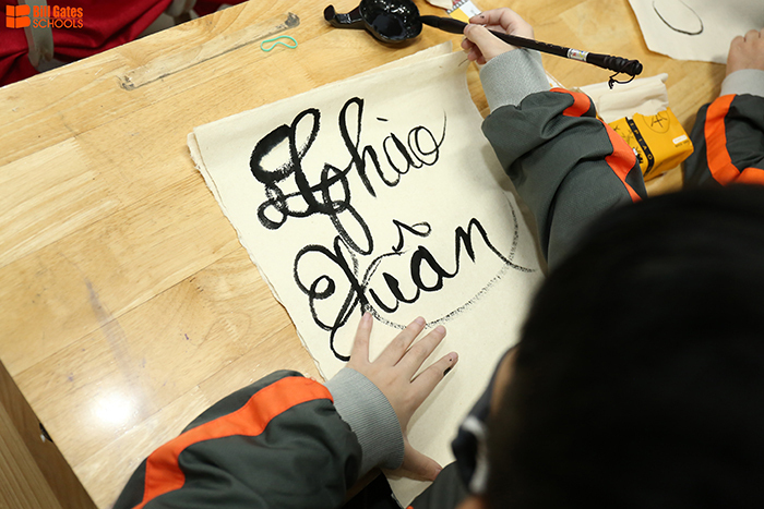 Khai b&uacute;t đầu năm B&iacute;nh Ngọ 2026 viết g&igrave; để gặp may mắn cả năm? - Ảnh 1.