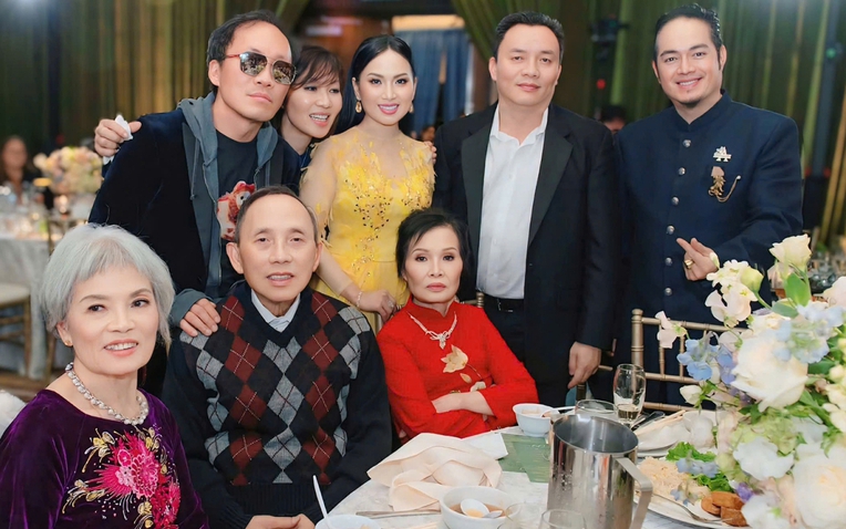 Nữ "ca sĩ giàu nhất Việt Nam" công khai hình ảnh bố mẹ chồng: Mối quan hệ ra sao? - Ảnh 1.