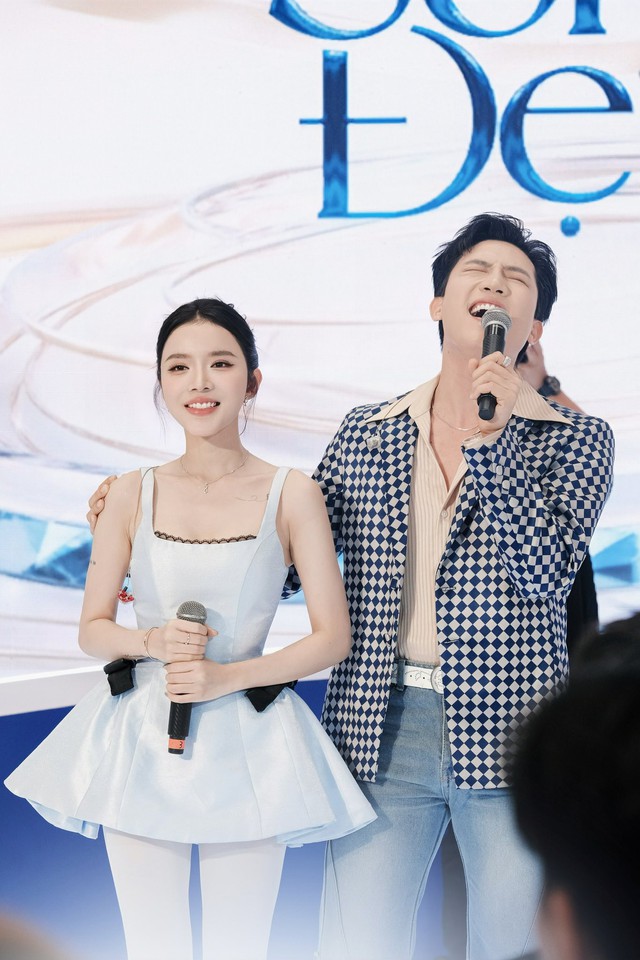 Trấn Thành vướng tranh dữ dội khi viết lời chúc khiến LyLy suýt khóc, Quốc Anh sượng trân- Ảnh 7.