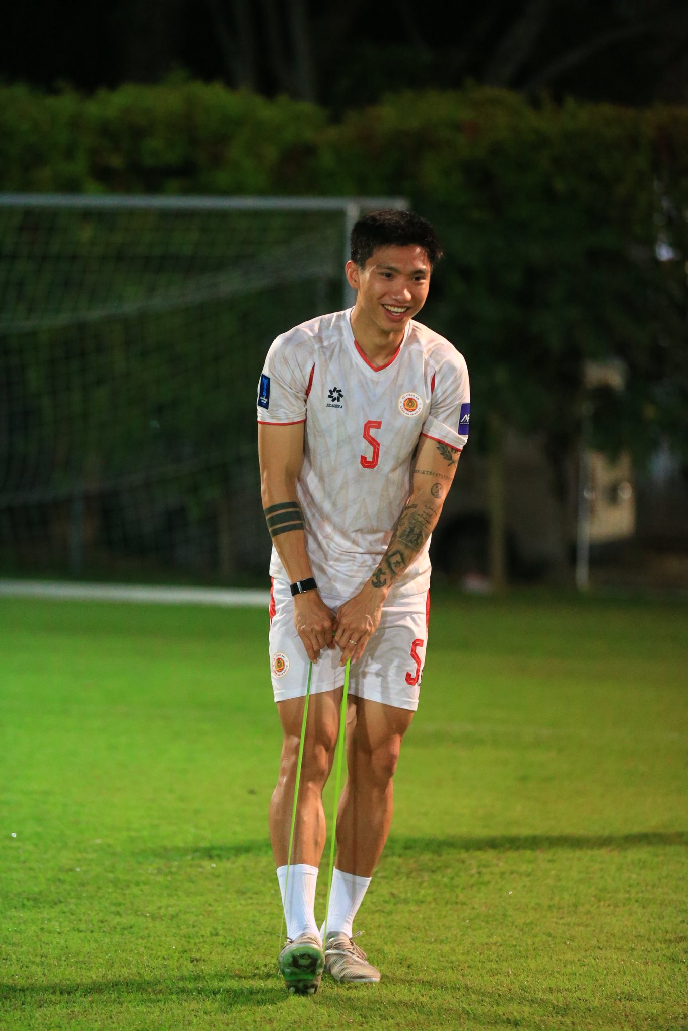 Sức n&oacute;ng 1000 độ, tinh hoa visual Đ&igrave;nh Bắc, L&yacute; Đức "đốn tim" d&acirc;n t&igrave;nh, sẵn s&agrave;ng chiến thắng ngay đầu năm mới - Ảnh 4.