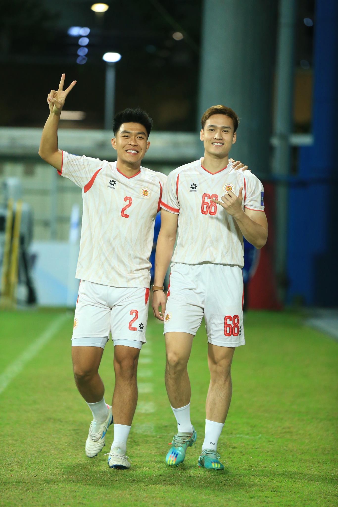 Sức n&oacute;ng 1000 độ, tinh hoa visual Đ&igrave;nh Bắc, L&yacute; Đức "đốn tim" d&acirc;n t&igrave;nh, sẵn s&agrave;ng chiến thắng ngay đầu năm mới - Ảnh 2.