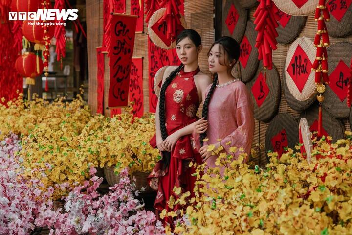 Hướng tốt , giờ đẹp xuất hành ngày mùng 2 Tết Bính Ngọ 2026 cho năm mới thuận lợi - Ảnh 1.