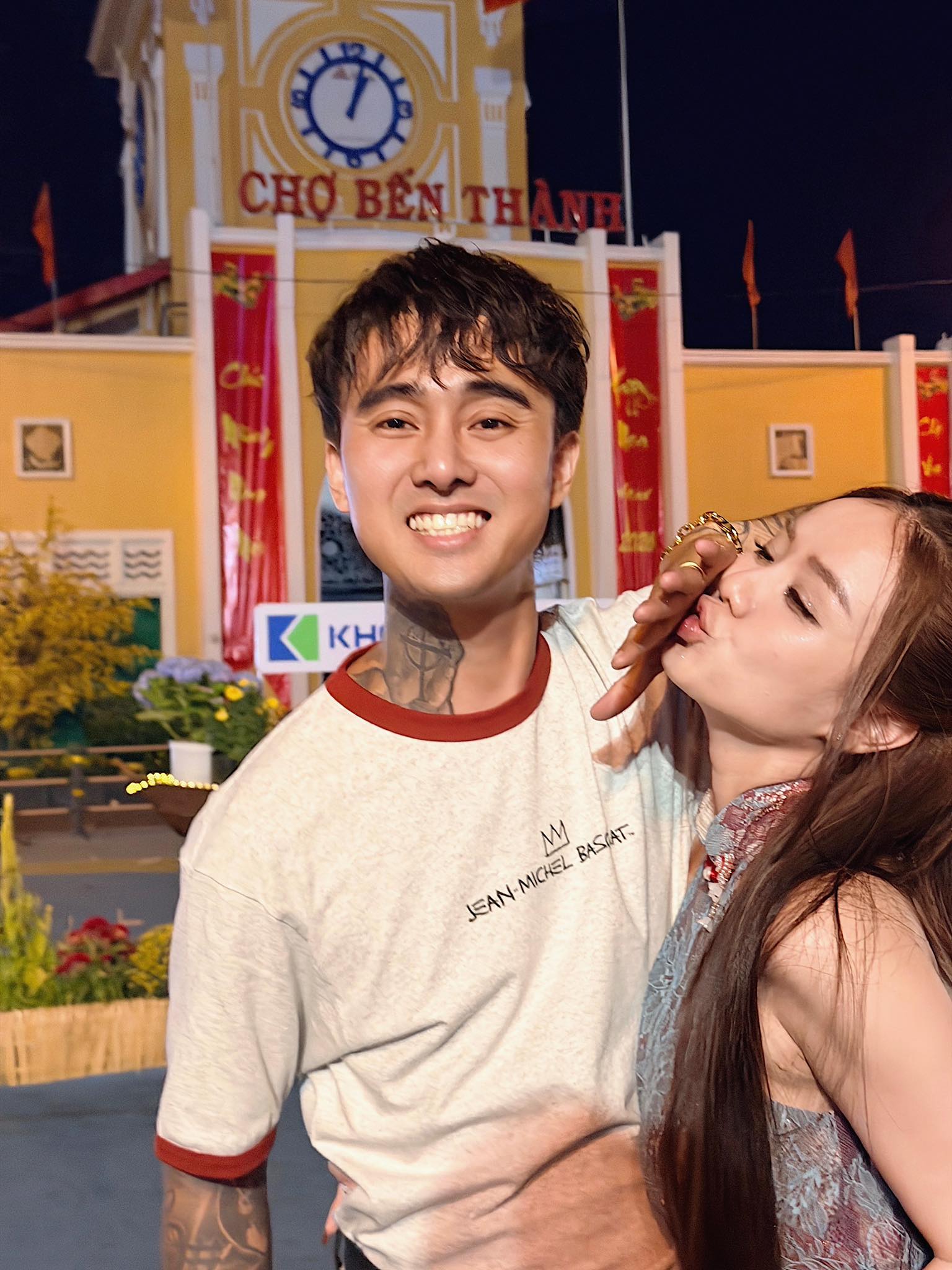 Nam ca sĩ Việt lấy mẹ đơn thân có 2 con riêng: "Vợ tôi đến tuổi nổi loạn, cái tuổi khó bảo nhất" - Ảnh 1.