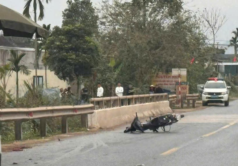 Nam thanh niên chưa rõ danh tính gặp tai nạn tử vong trên đường  - Ảnh 1.
