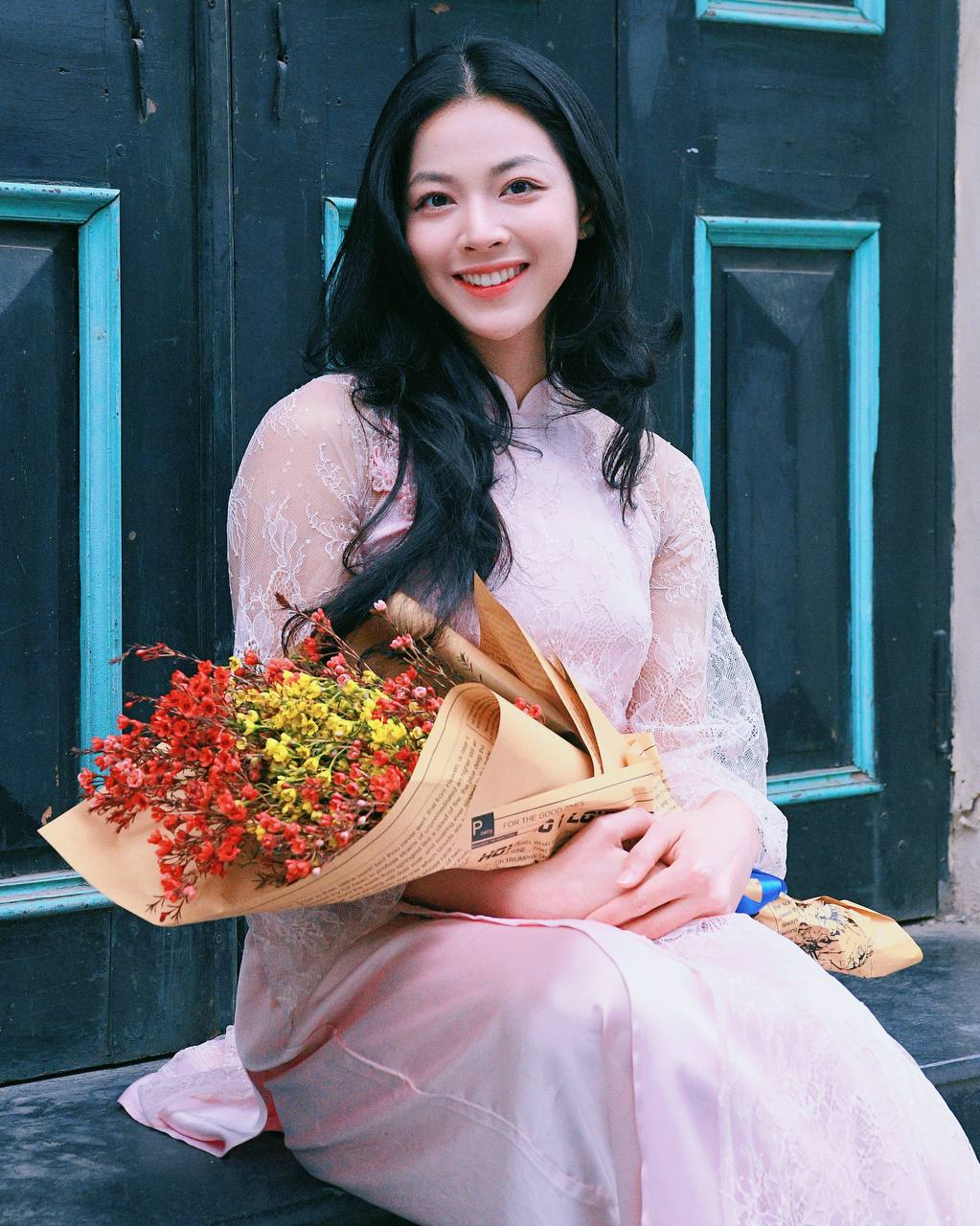 Ngày Tết mê mẩn ngắm Kim Anh-“Nữ thần biết bay” 19 tuổi gây sốt Đông Nam Á, visual "thua hoa hậu mỗi vương miện" - Ảnh 6.