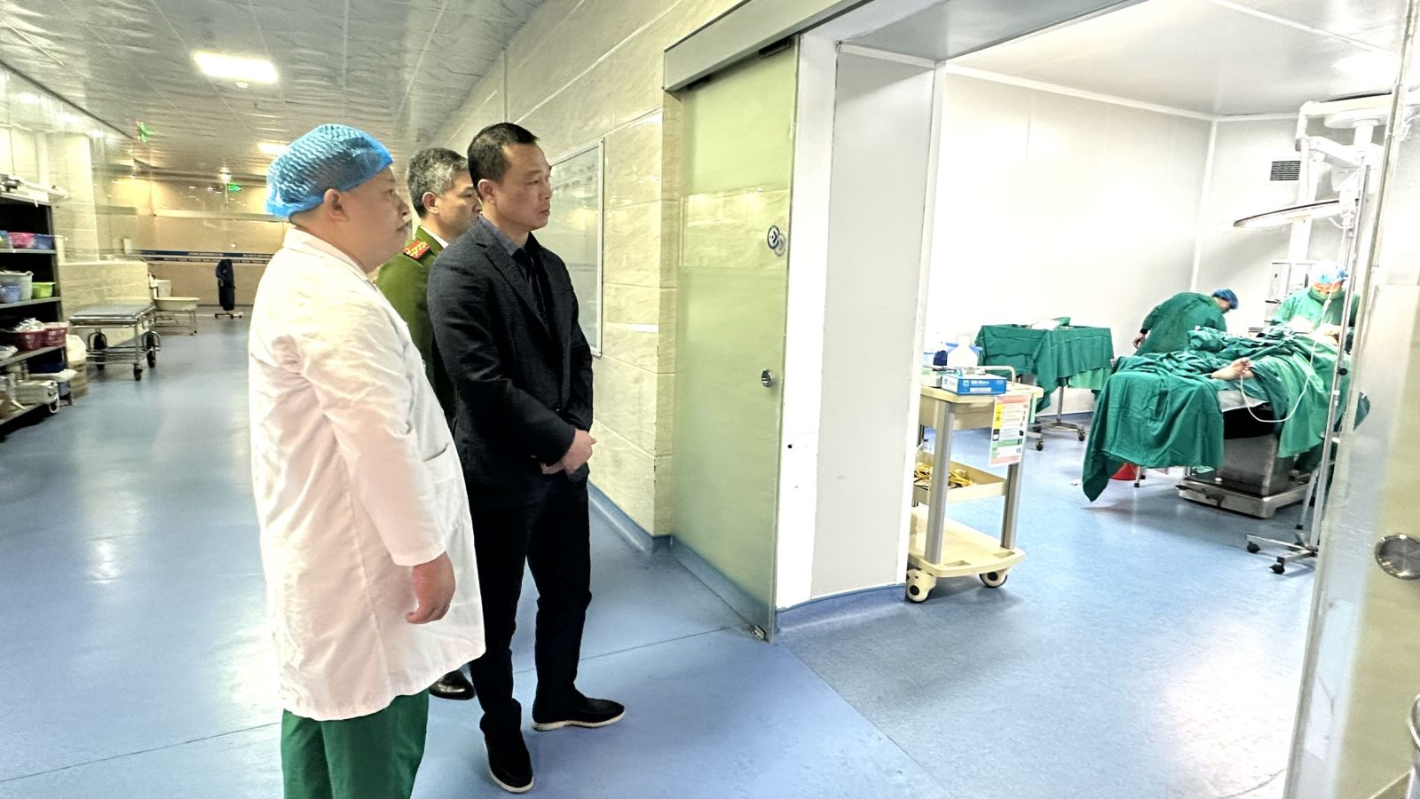 Diễn biến mới nhất vụ em rể ném mìn vào nhà anh vợ ngày 2 Tết khiến 10 người bị thương - Ảnh 4.