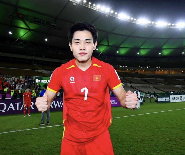 Văn To&agrave;n: Đ&igrave;nh Bắc qu&aacute; giỏi so với tuổi của cậu ấy, m&igrave;nh ghen tị v&igrave; thời trẻ m&igrave;nh kh&ocirc;ng được như thế! - Ảnh 2.