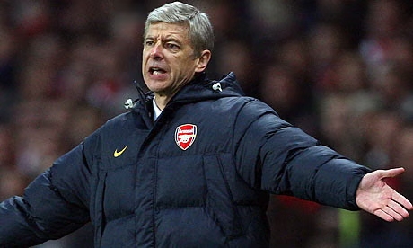 5 lần mất chức vô địch Ngoại hạng Anh cay đắng nhất của Arsenal - Ảnh 1.