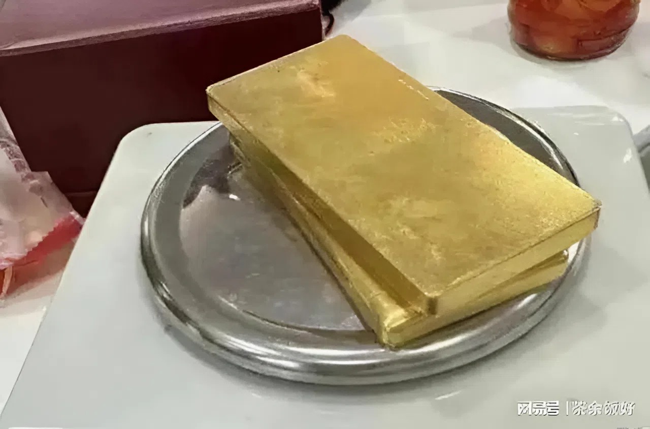 Phát hiện 15kg vàng “bốc hơi” khỏi két sắt nhưng lại nhận về chiếc Lamborghini, người phụ nữ vẫn báo công an - Ảnh 1.