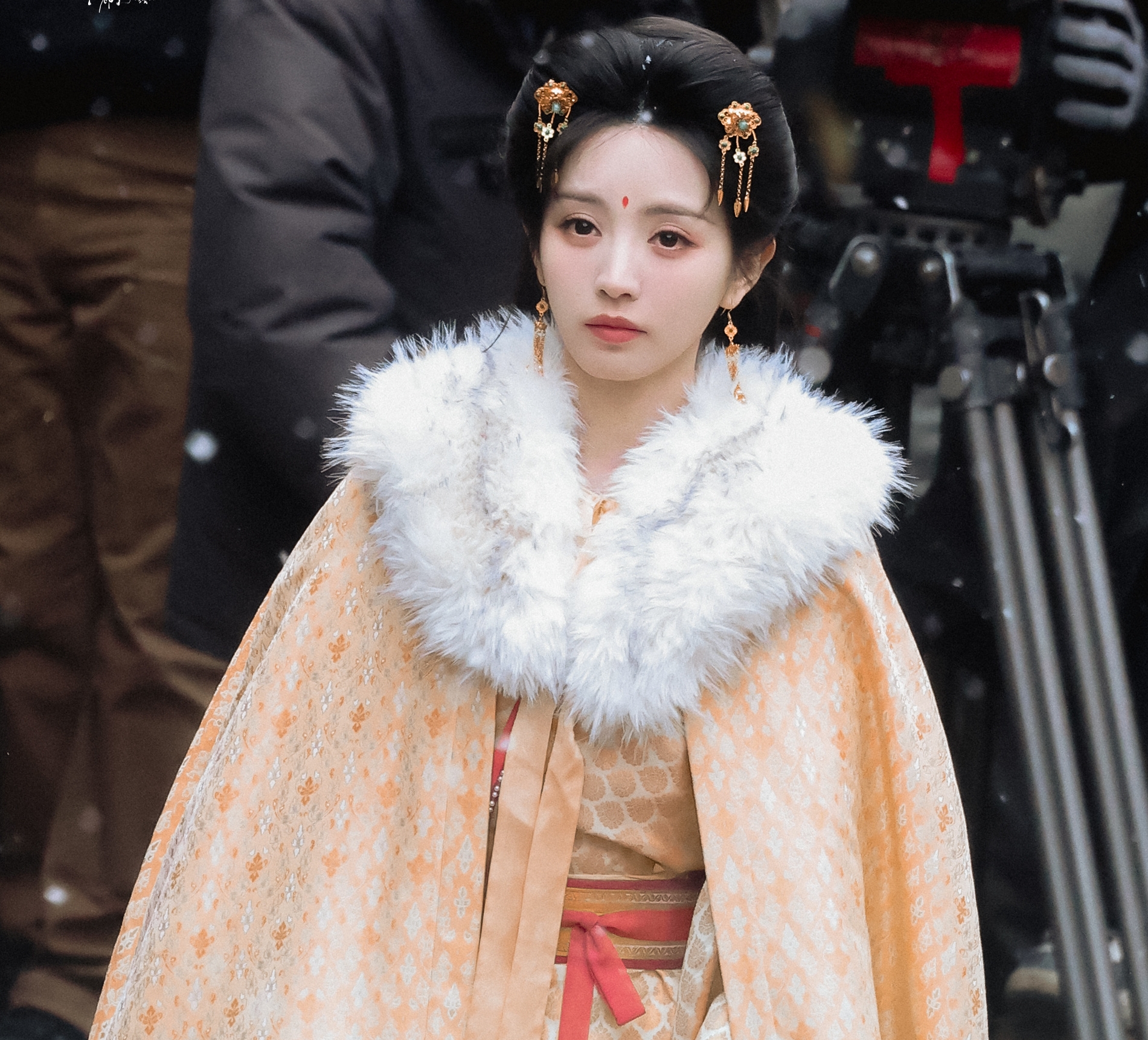 Mỹ nhân đẹp nhất mùng 3 Tết đây rồi: Visual cao sang quyền quý, trời sinh ngậm thìa vàng trong miệng - Ảnh 3. Mỹ nhân đẹp nhất mùng 3 Tết đây rồi: Visual cao sang quyền quý, trời sinh ngậm thìa vàng trong miệng - Ảnh 3.