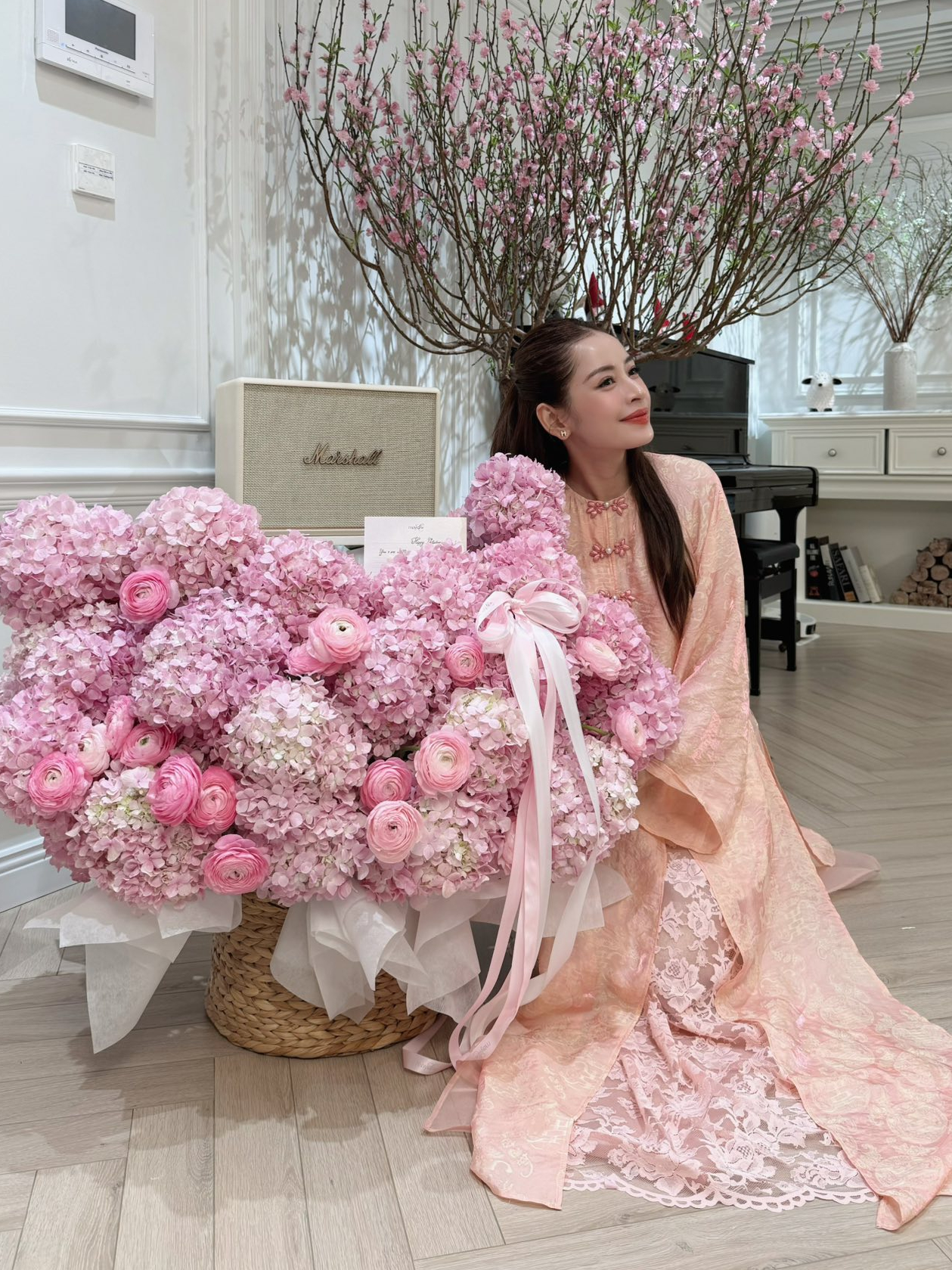 Tết nhất Chi Pu đeo vàng nặng người, fan vội hỏi trên cổ đang là mấy chục cây?- Ảnh 10.