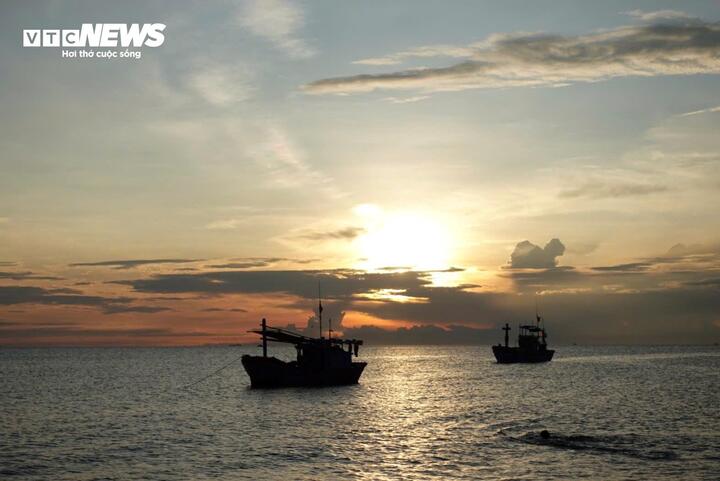 Độc đáo ngôi làng '100% nhà lợp mái đỏ' bên biển Đắk Lắk - Ảnh 7.