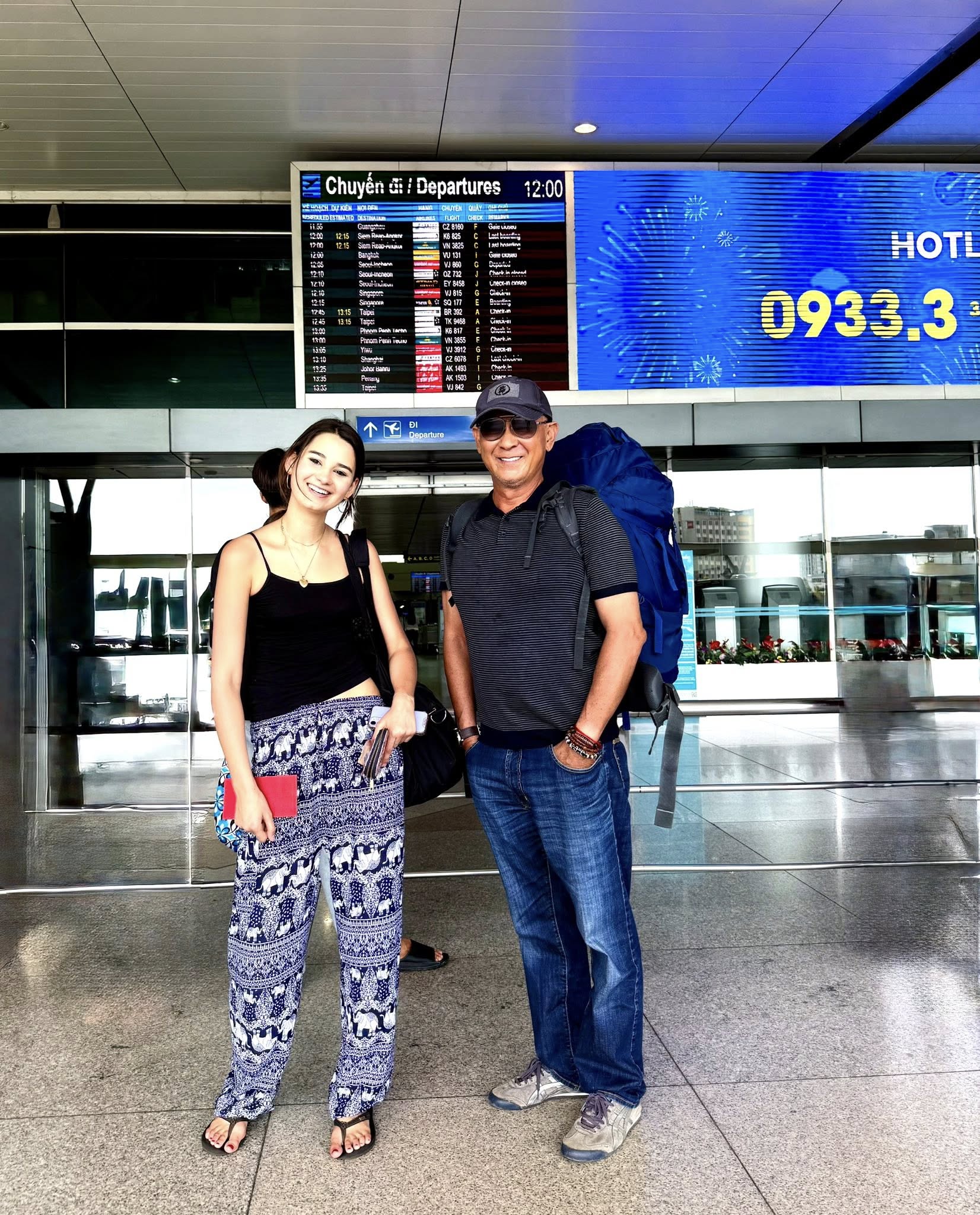 "Bố" Mỹ T&acirc;m đang đi ch&uacute;c Tết bị một c&ocirc; g&aacute;i nhầm l&agrave; xe &ocirc;m: Chở lu&ocirc;n ra s&acirc;n bay - Ảnh 2.