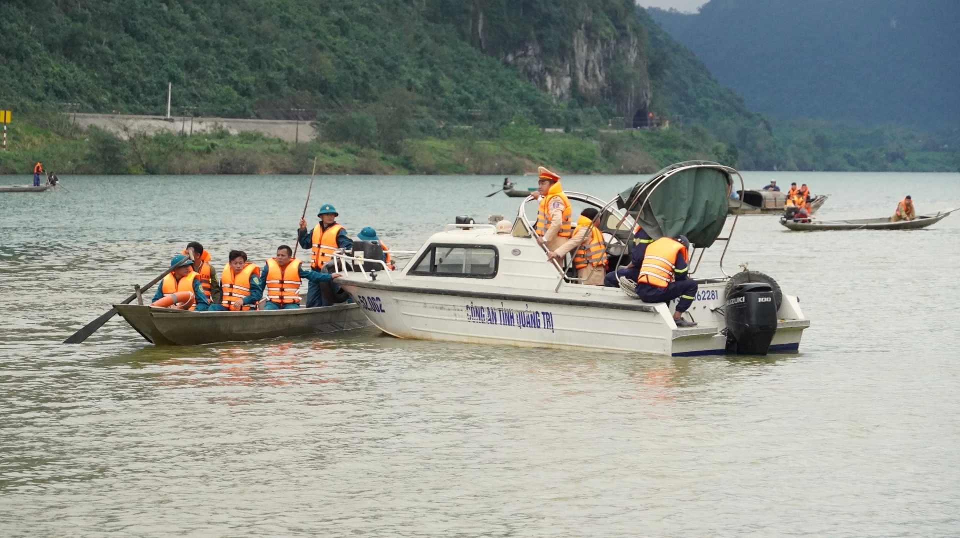 Bi kịch gia đình 7 người chìm thuyền trên sông khi đi chúc Tết - Ảnh 3.