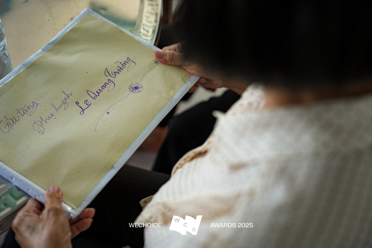 Cô giáo Phấn - Người gom giữ kỷ vật cho những đứa trẻ không còn ở lại với thế gian- Ảnh 10. Cô giáo Phấn - Người gom giữ kỷ vật cho những đứa trẻ không còn ở lại với thế gian- Ảnh 10.