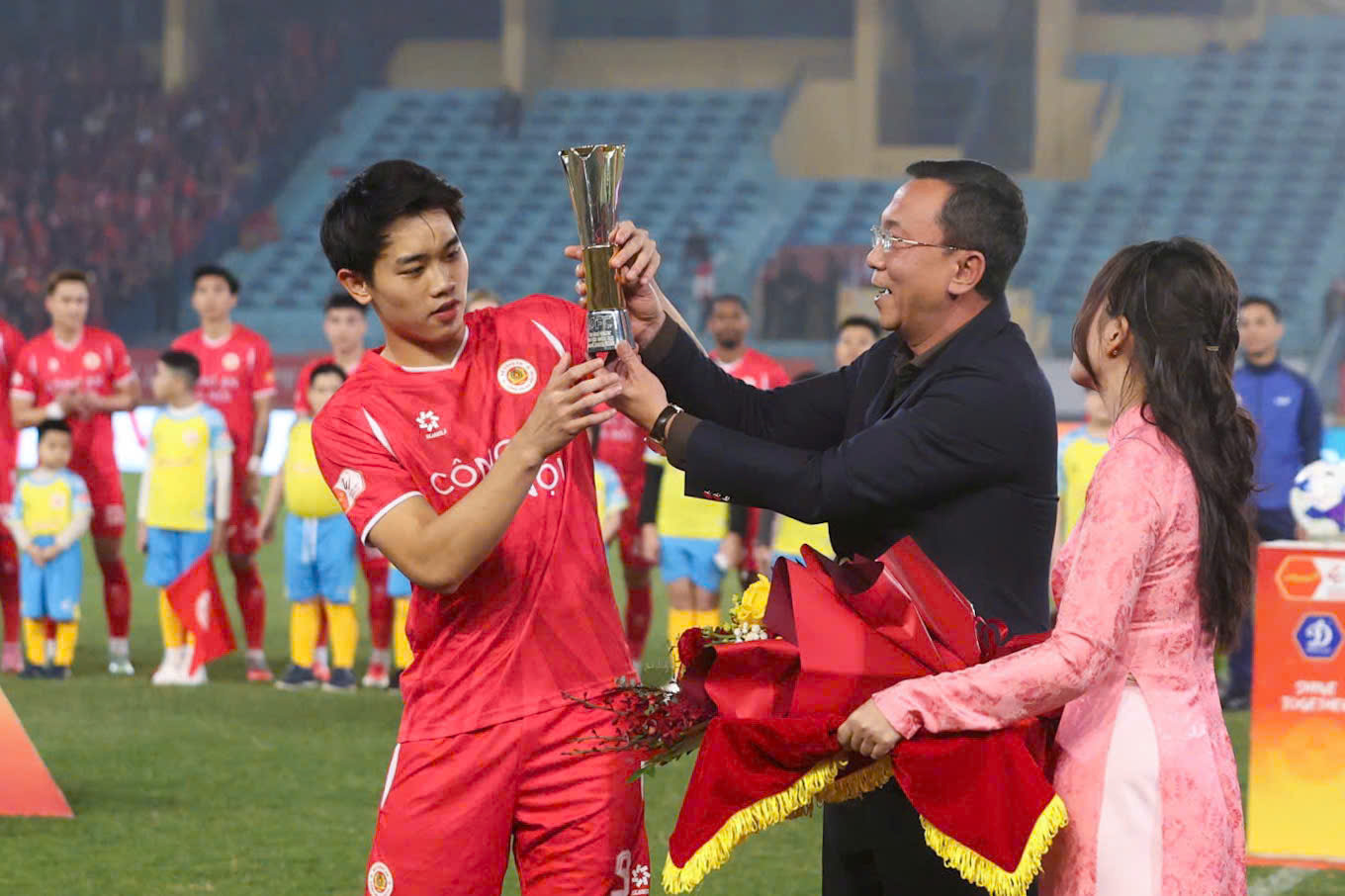 Đ&igrave;nh Bắc: "Bỏ lại h&agrave;o quang U23 ch&acirc;u &Aacute; ở sau lưng để chinh phục điều mới" - Ảnh 1.