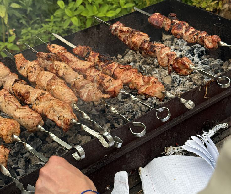 Thiếu nữ 19 tuổi mắc ung thư dạ d&agrave;y v&igrave; ăn m&oacute;n thịt thơm nức mũi, "vạn người m&ecirc;" 4 lần mỗi tuần - Ảnh 2.