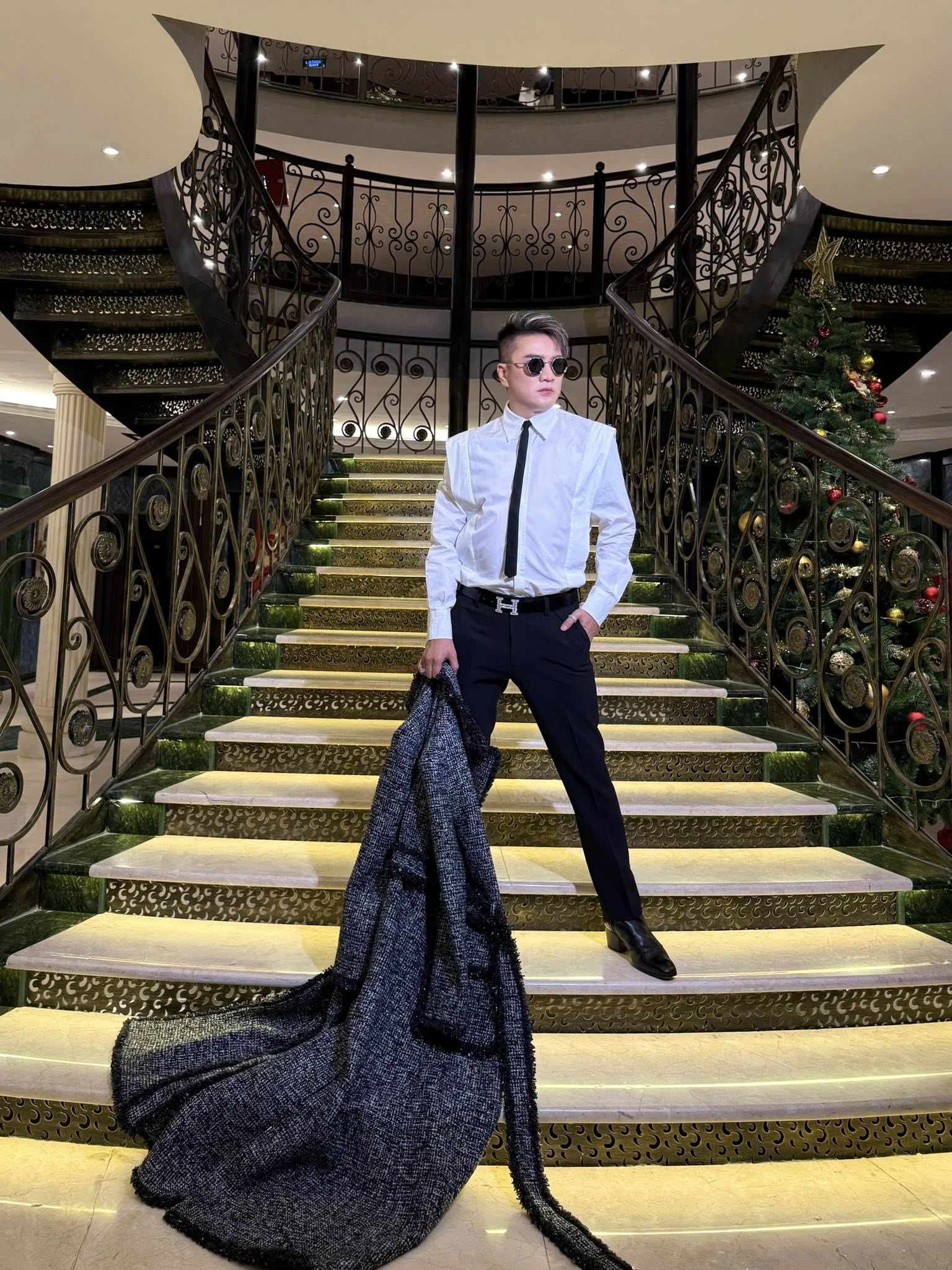 Cận cảnh nơi b&aacute;n cafe của "&ocirc;ng ho&agrave;ng nhạc Việt" đ&igrave;nh đ&aacute;m một thời ở tuổi 55 - Ảnh 2.