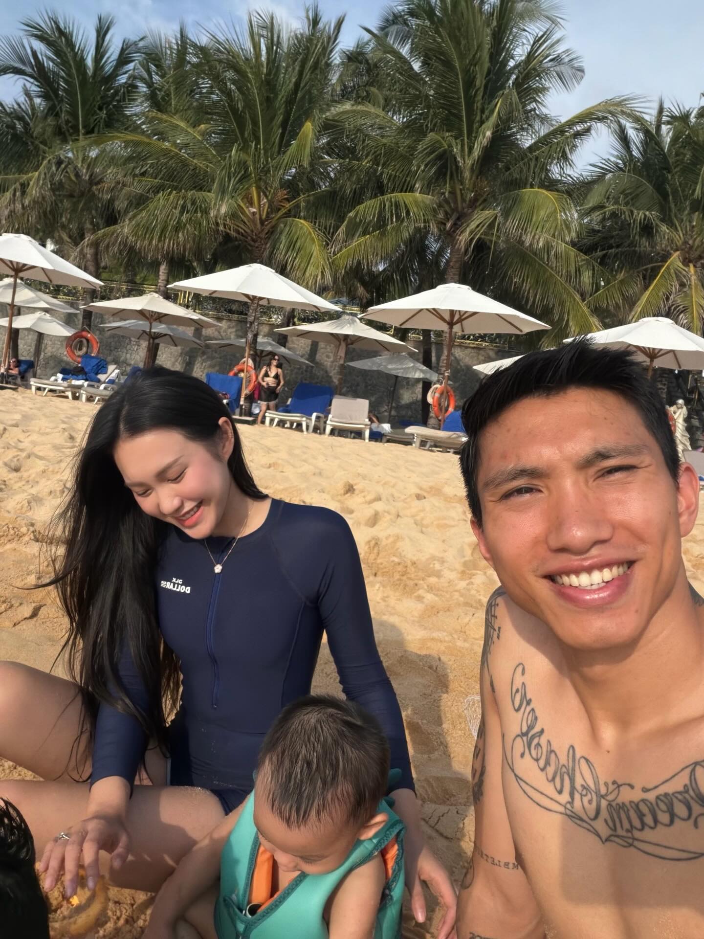 Tiểu thư Doãn Hải My khoe đi học Thạc sĩ Luật, Văn Hậu nhiệt tình ủng hộ vợ thành "hot mom tri thức" - Ảnh 4. Tiểu thư Doãn Hải My khoe đi học Thạc sĩ Luật, Văn Hậu nhiệt tình ủng hộ vợ thành "hot mom tri thức" - Ảnh 4.