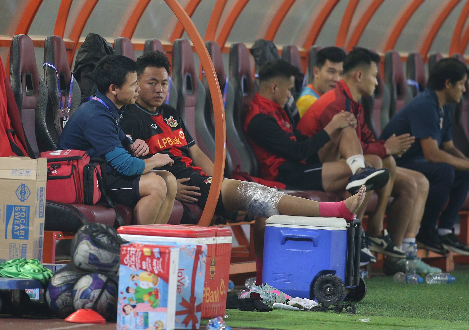 Trọng tài Malaysia bị HLV Ninh Bình chỉ trích nặng nề - Ảnh 7.