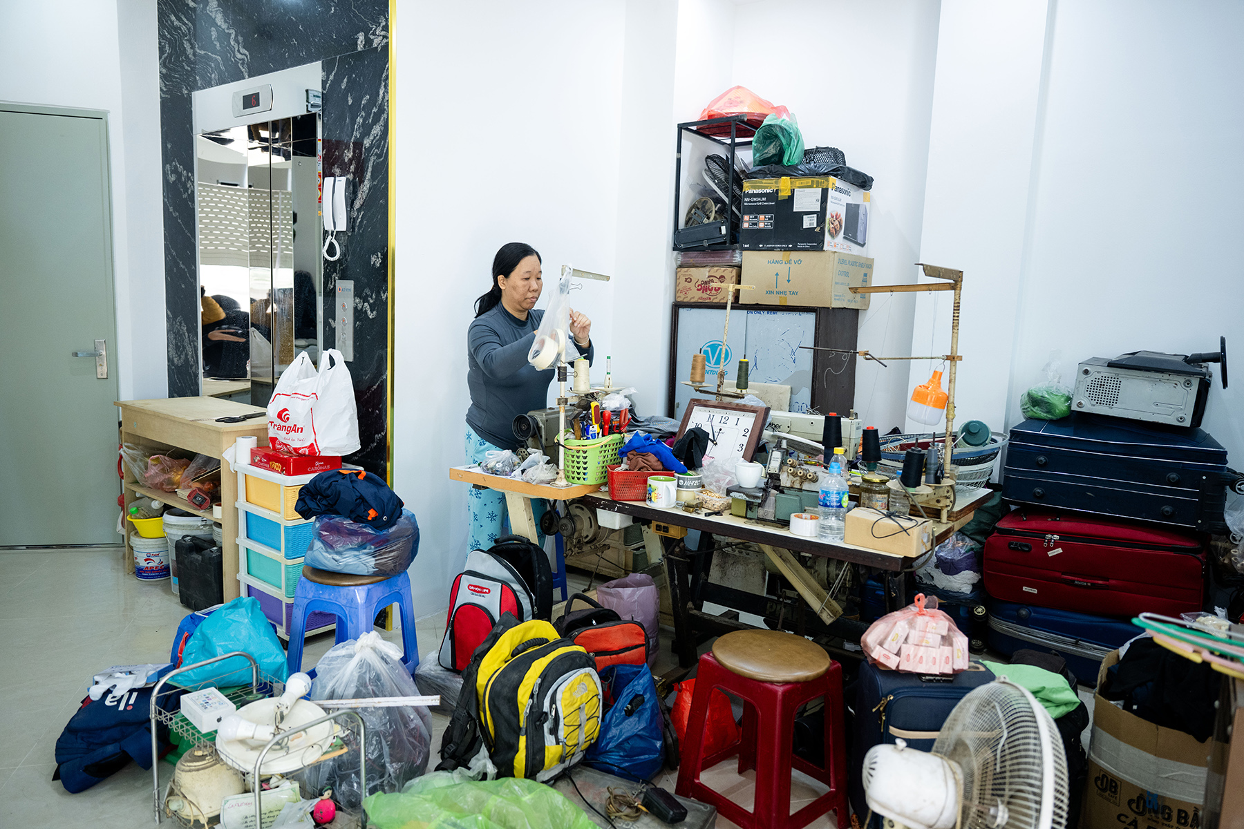 Toàn cảnh người dân Hà Nội tất bật bàn giao mặt bằng đoạn Vành đai 2,5 qua Cầu Giấy- Ảnh 14. Toàn cảnh người dân Hà Nội tất bật bàn giao mặt bằng đoạn Vành đai 2,5 qua Cầu Giấy- Ảnh 14.