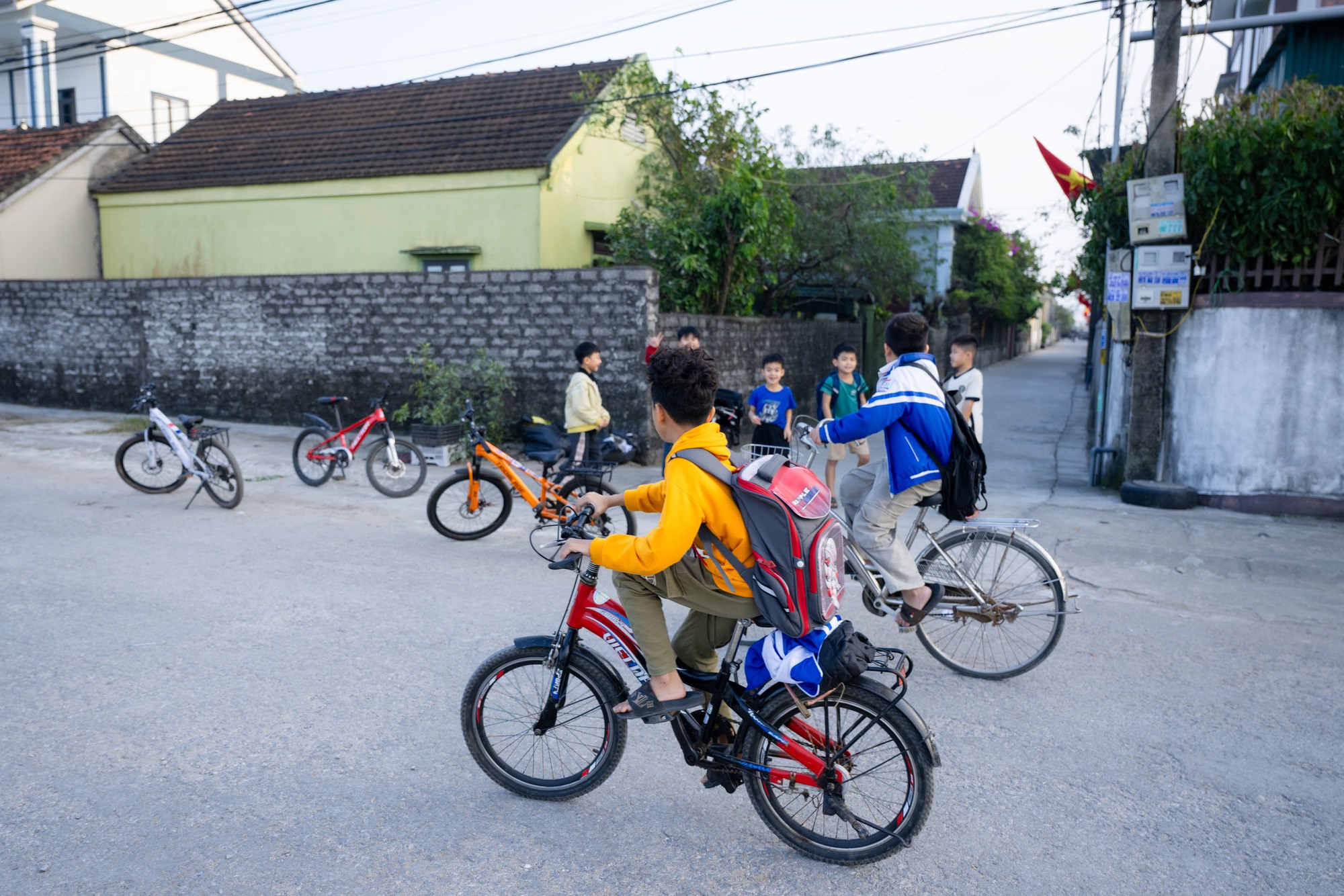 Về Nghệ An phỏng vấn Cao Văn Bình: Thích con gái có học thức, cao trên 1m50 và dễ thương một chút!- Ảnh 2.