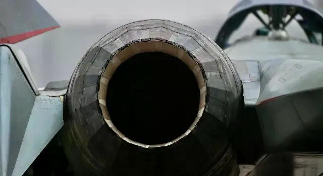 Su - 57: M&aacute;y bay chiến đấu si&ecirc;u cơ động g&acirc;y tranh c&atilde;i năm 2026 - Ảnh 2.