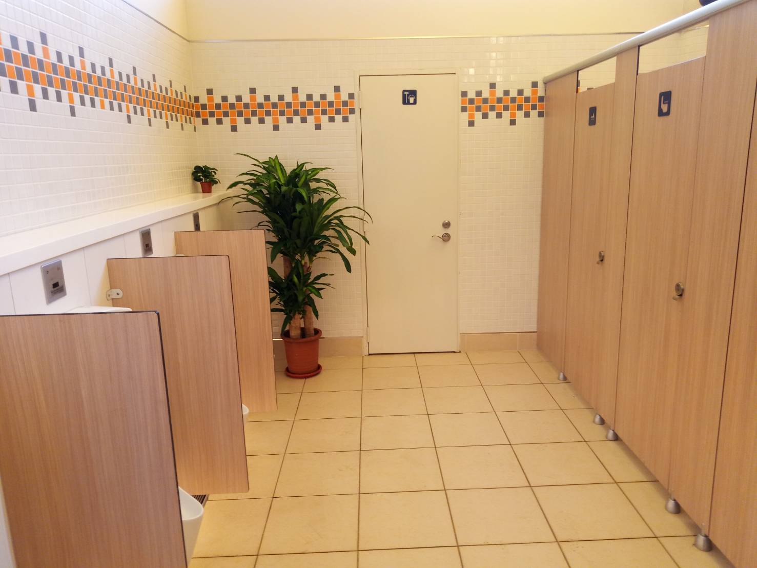 Khách Việt trầm trồ khi bước vào nhà sinh công cộng ở Đài Loan, nhận xét: "Hiếm ở đâu được thế này!" - Ảnh 5.