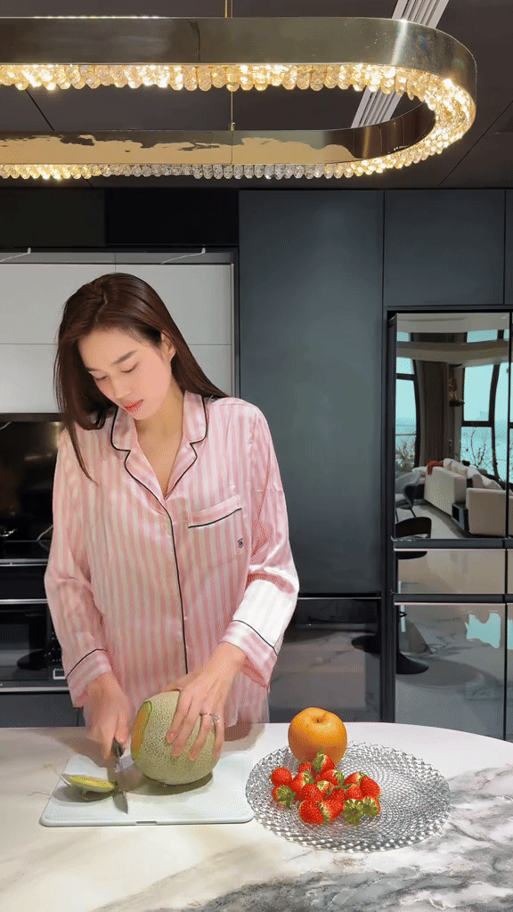 Cận vòng 2 của Đỗ Hà giữa lúc vướng tin đang mang thai- Ảnh 2.