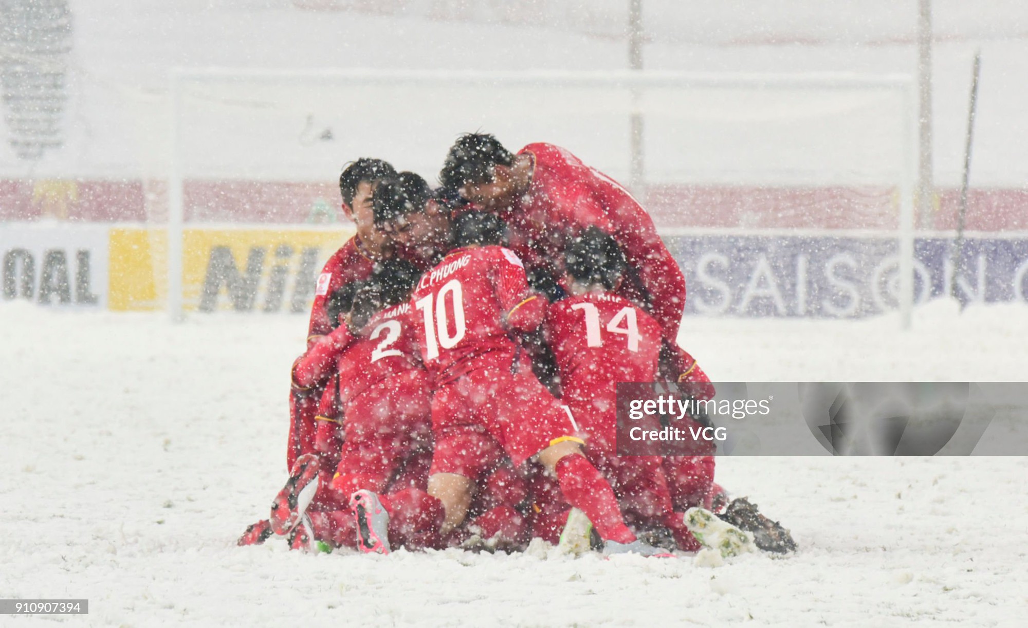 Sau 8 năm, lý do cả đội U23 Việt Nam lỡ hẹn đám cưới Quế Ngọc Hải và Hoa khôi ĐH Vinh mới hé lộ- Ảnh 2.
