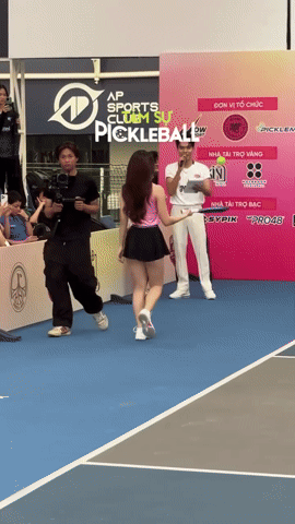 Ngoại hình xinh hết nấc nhưng em Kim "vén váy" bị chê tơi tả khi thi Miss Pickleball vì kĩ năng cực tệ - Ảnh 3. Ngoại hình xinh hết nấc nhưng em Kim "vén váy" bị chê tơi tả khi thi Miss Pickleball vì kĩ năng cực tệ - Ảnh 3.