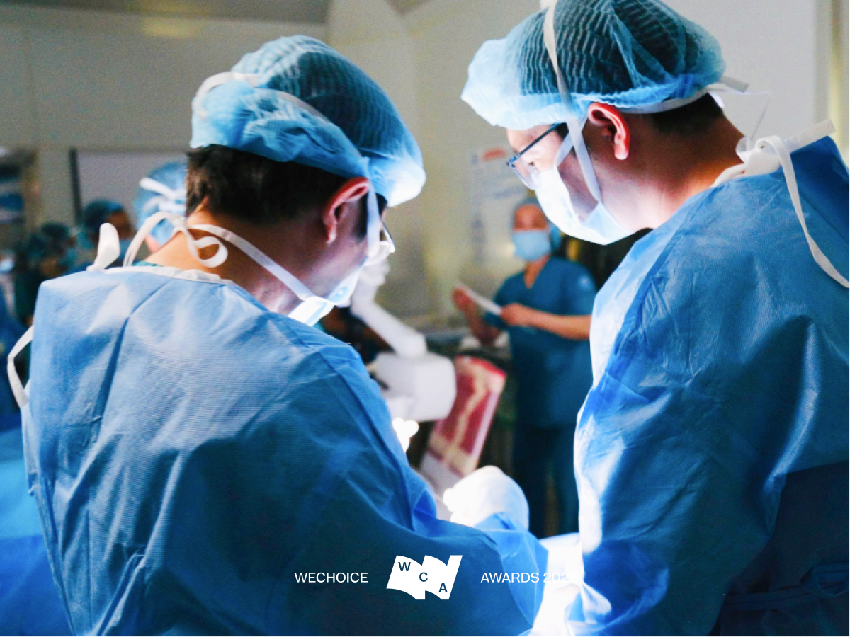 Hai bệnh viện, một &ecirc;-k&iacute;p b&aacute;c sĩ v&agrave; h&agrave;nh tr&igrave;nh đi cứu những tr&aacute;i tim nhỏ bằng quả d&acirc;u t&acirc;y ở trong bụng mẹ- Ảnh 21.