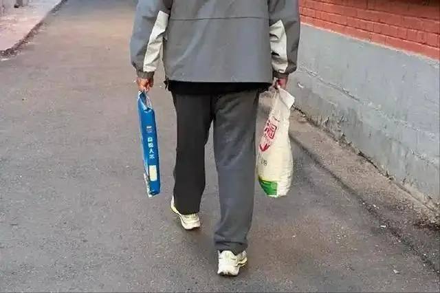 Người Trên 60 Tuổi Thà Ở Nhà Ngủ Còn Hơn Là Làm 4 Điều Này Thường Xuyên, Càng Làm Càng Hại Thân- Ảnh 5. Người Trên 60 Tuổi Thà Ở Nhà Ngủ Còn Hơn Là Làm 4 Điều Này Thường Xuyên, Càng Làm Càng Hại Thân- Ảnh 5.