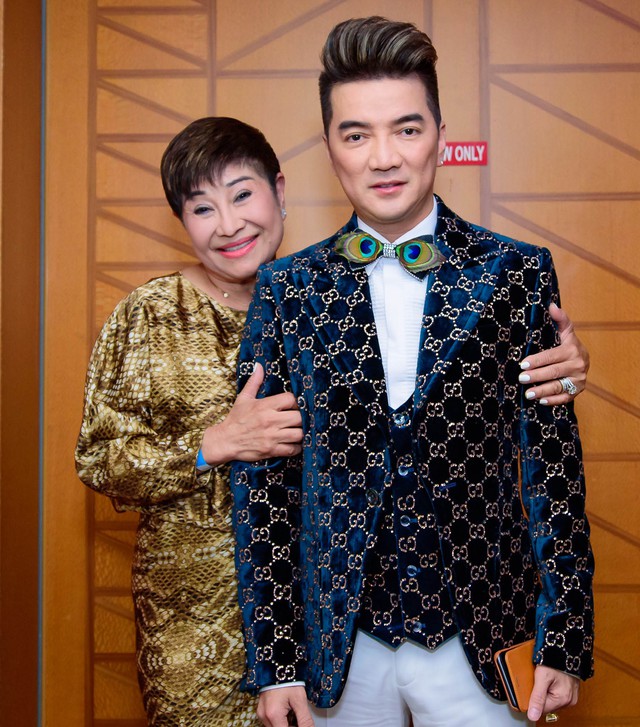 Bất ngờ với c&aacute;ch xưng h&ocirc; của Đ&agrave;m Vĩnh Hưng v&agrave; vợ cũ hơn 17 tuổi- Ảnh 1.