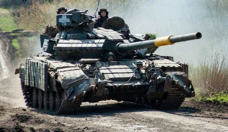 Đội xe tăng T - 64 của Ukraine đối mặt với nguy cơ tuyệt chủng trong cuộc chiến 2026 - Ảnh 1.