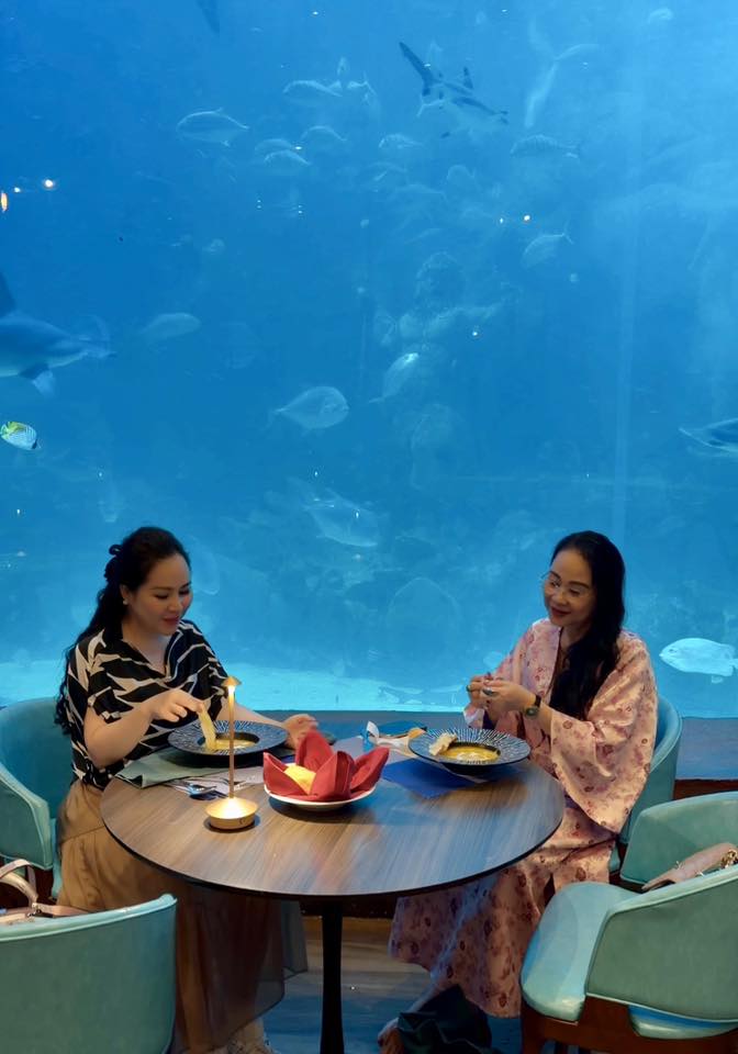 Kh&ocirc;ng phải nhiều tiền hay sang xịn, ph&uacute; b&agrave; "m&eacute;t rưỡi" c&oacute; kiểu ăn Tết khiến cả triệu phụ nữ ước mơ: Mấy ai c&oacute; đặc quyền n&agrave;y!- Ảnh 7.