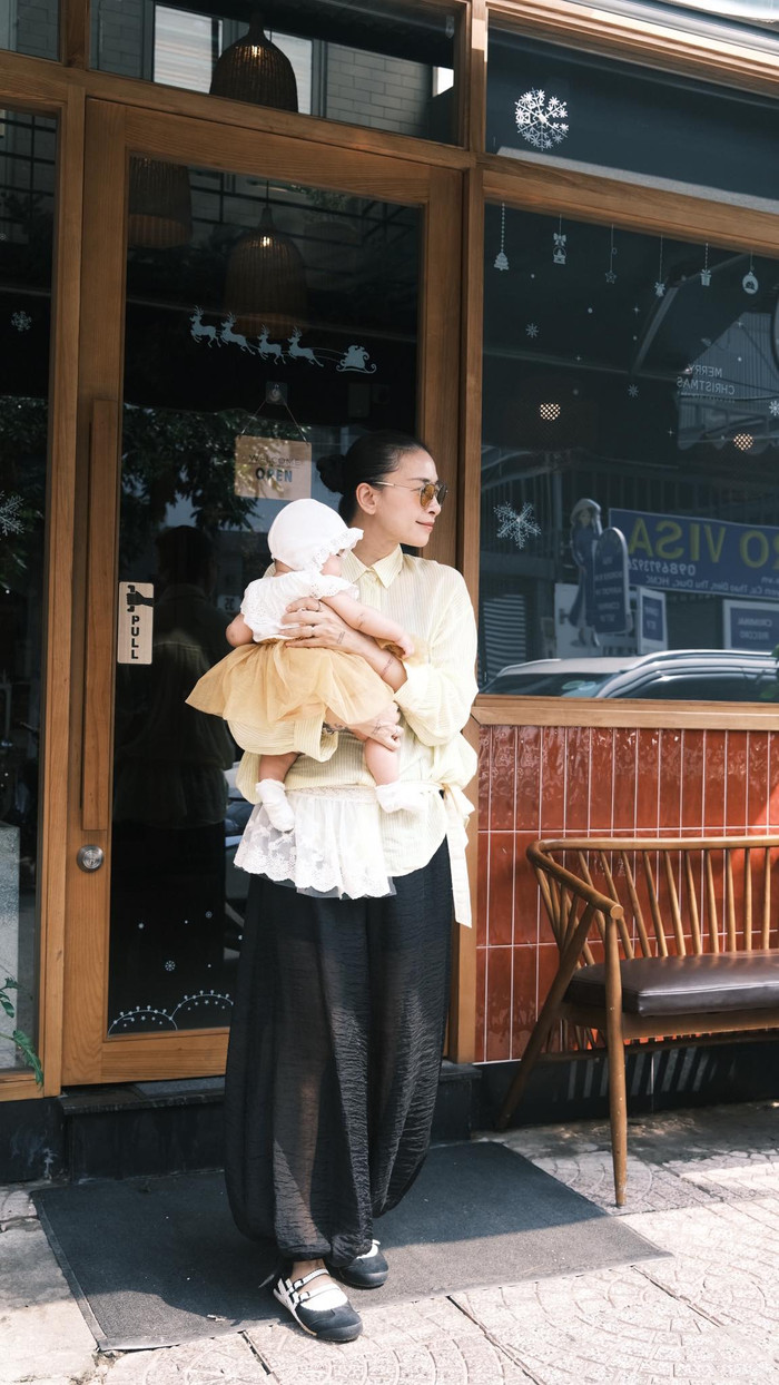 "Đả nữ" Ngô Thanh Vân lần đầu khoe ảnh rõ mặt con gái- Ảnh 2.