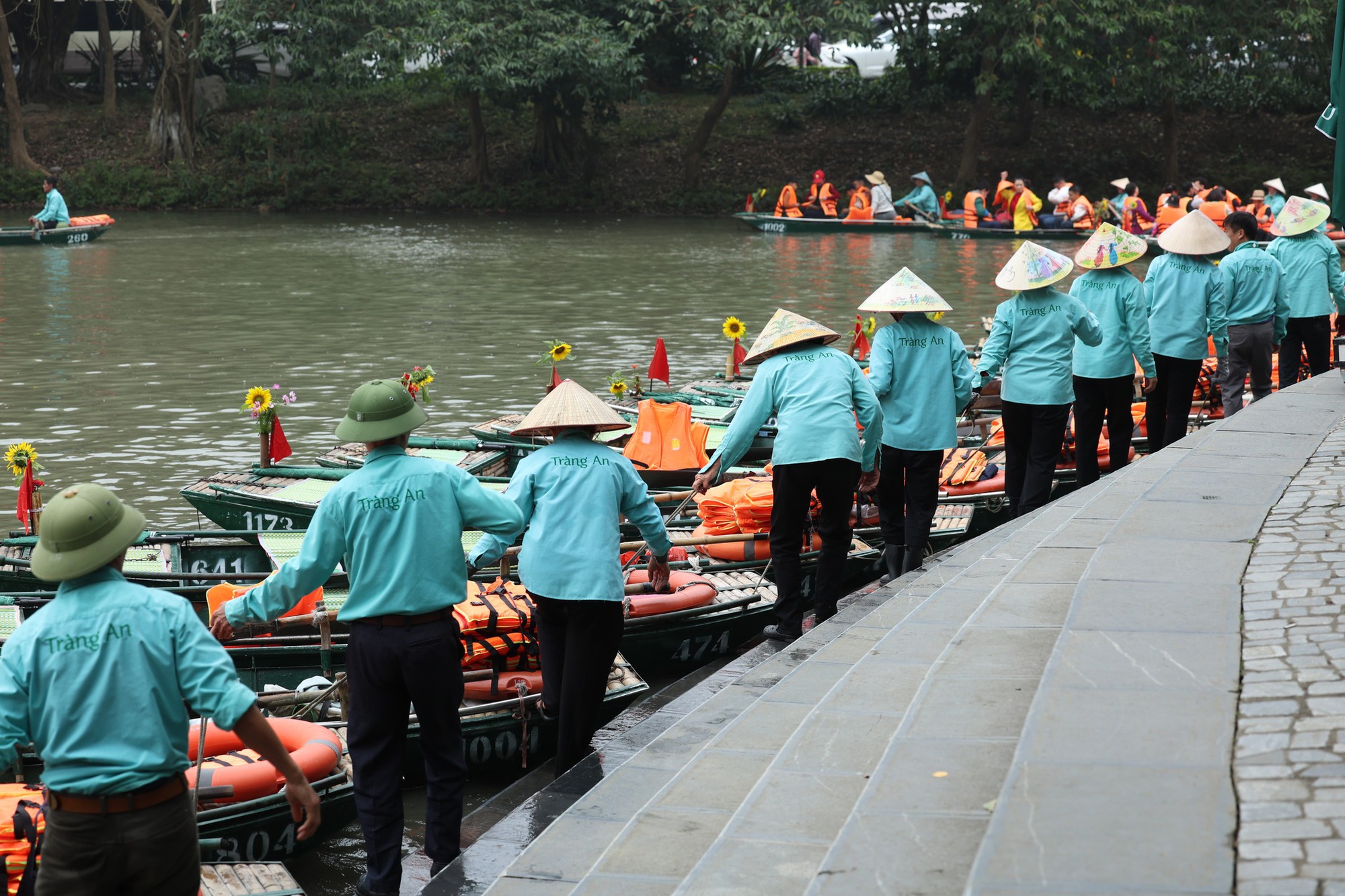 Di sản Tràng An (Ninh Bình) ra thông báo khẩn giữa mùng 4 Tết- Ảnh 4.