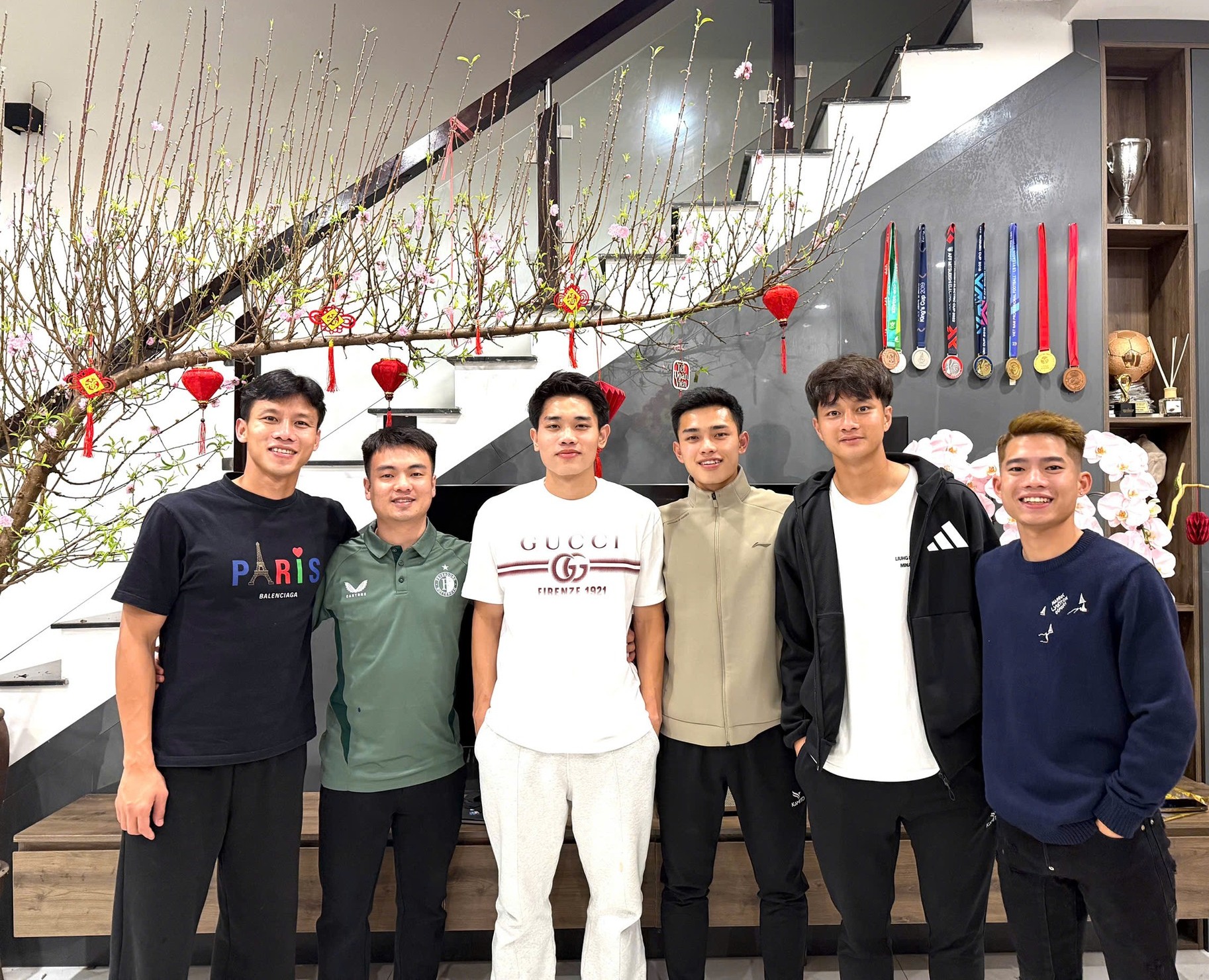 Đình Bắc khoe visual sáng bừng, gây sốt khi về quê đón Tết muộn- Ảnh 2. Đình Bắc khoe visual sáng bừng, gây sốt khi về quê đón Tết muộn- Ảnh 2.